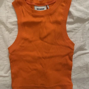 Oranget ribbat linne - Linne från weekday i bra skick! 