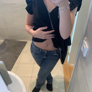 Somrig fin blus💗 - Super fin somrig blus💗 säljs pga för stor. Är i storlek Xs men skulle säga att den även passar S. Även helt oanvänd💗