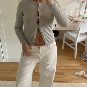 Grå kofta - Jättesöt grå kofta