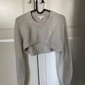 kofta - beige knappt använd stickad kofta 🩷🩷🩷