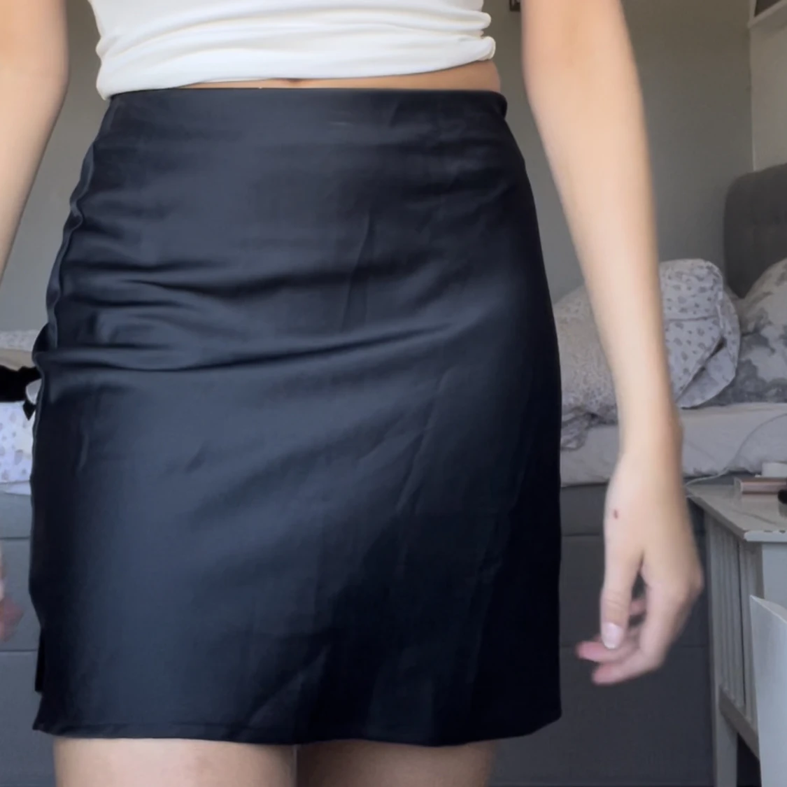 Svart satinkjol - 90