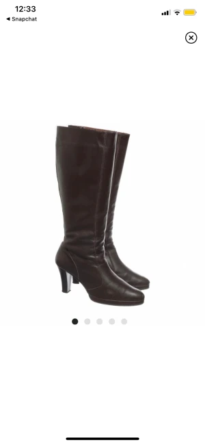 Stövlar - Fina stövlar jag köpt på sellpy men tyvörr inte passade mig💘