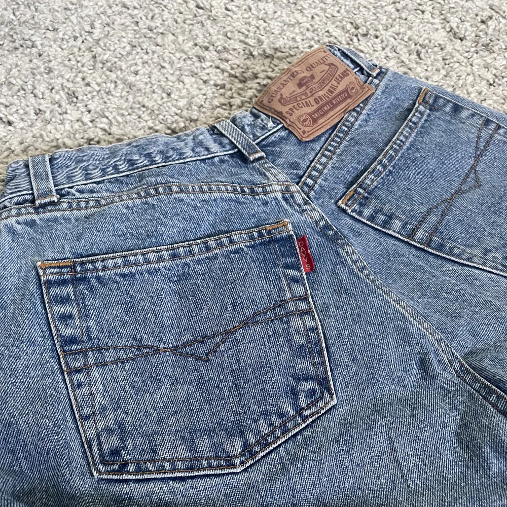 Säljer dessa jättefina jeans i perfekt skick!💞. Jeans & Byxor.