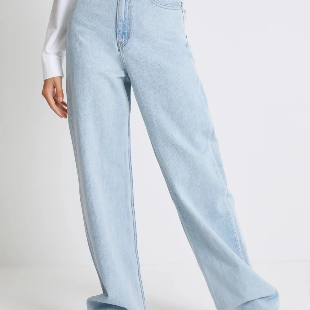 säljer mina Levi’s jeans pga att dom är för små. Ord pris är kring 1300. Endast använt fåtal gånger och tvättat en gång. Storlek 27W och 30L. Jeans & Byxor.