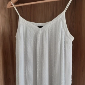 Massimo dutti linne - Säljer detta jättefina linne pga att det inte passar mig. Stl xs men stor i stl så skulle säga S/liten M.