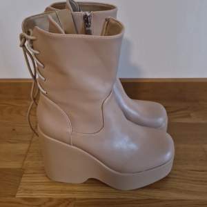Leather boots,  never been  worn size 36, 