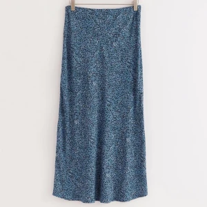 Kjol - Midi kjol från Lindex, använts få gånger 