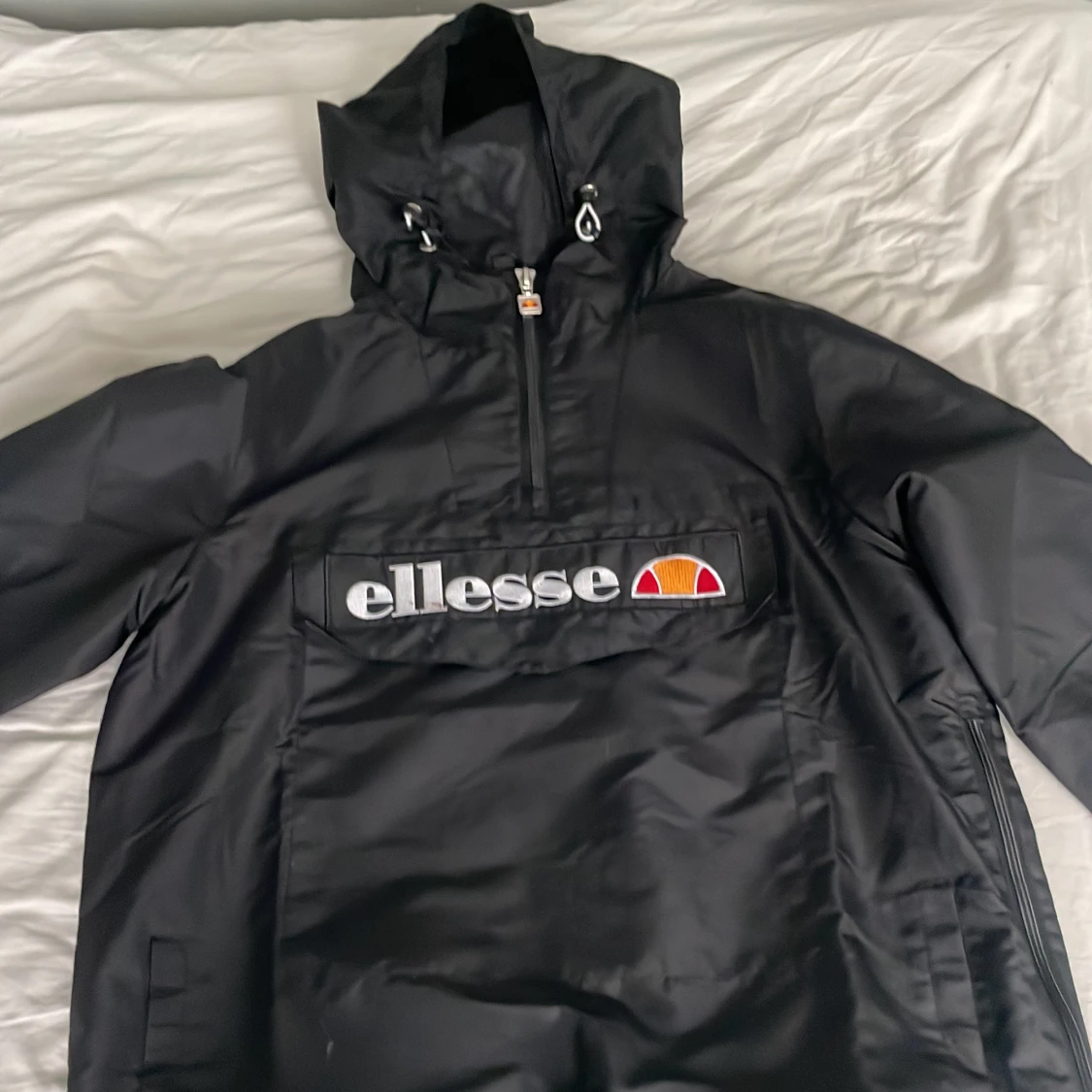 Ellese jacka