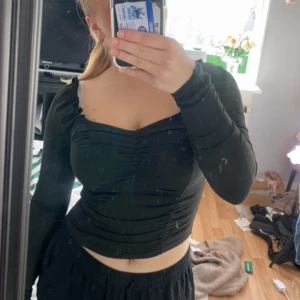 Topp - Fin långärmad topp! Använd en gång 🖤