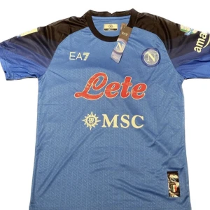 Napoli hemmatröja 22/23  - Kommer helt ny och inplastad  Fraktas över hela Sverige- leveranstid 1-3 dagar📦