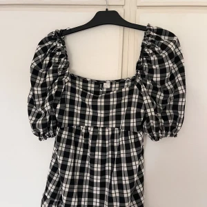 Klänning - Superfin från h&m i storlek 38 🖤