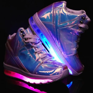 Y.R.U skor - Ett par skor från Y.R.U, de blinkar nör man går. Super fina men jag använder dom aldrig