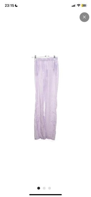 Rutiga byxor - design by si - Rutiga kostymbyxor från design by si som tyvärr är för små för mig. Superfina annars!