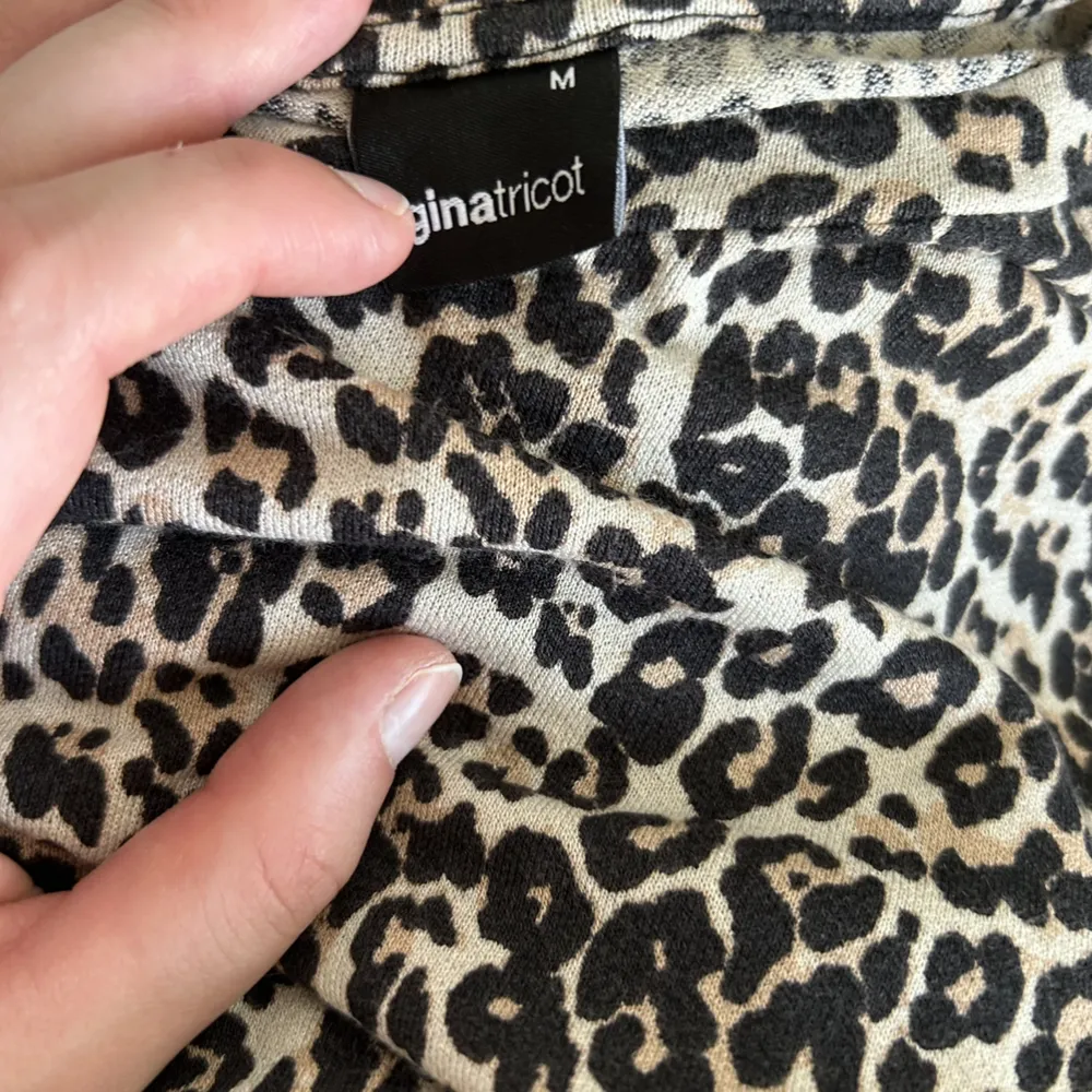 Leopardmönstrad mini-dress från Gina Tricot💞storlek M. Klänningar.