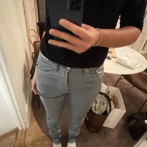 Eytys brallor - Säljer mina älskade eytys skinnbyxor köpa på ni förra våren!! Var desperat och tog fel storlek dessvärre!! Sparsamt använda!! Skriv privat för fler bilder🔥🔥