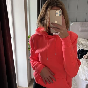 Neon hoodie - Säljer en helt oanvänd hoodie med prislappen kvar
