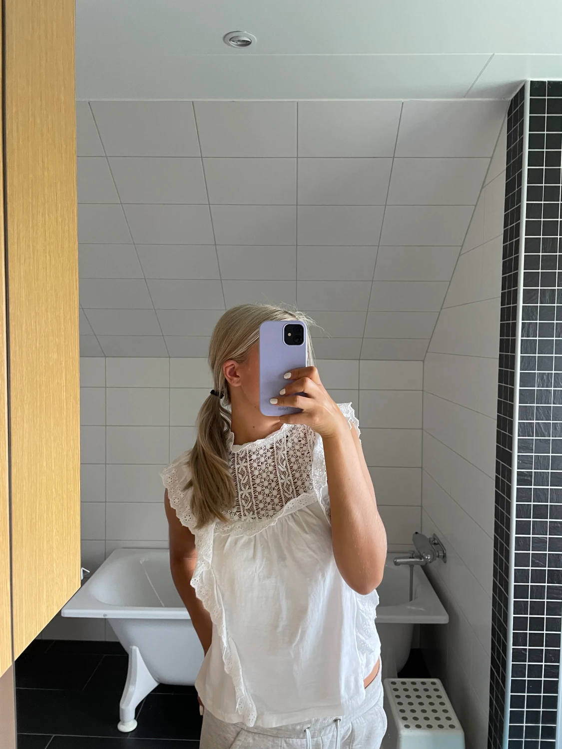 Topp med volangärmar 