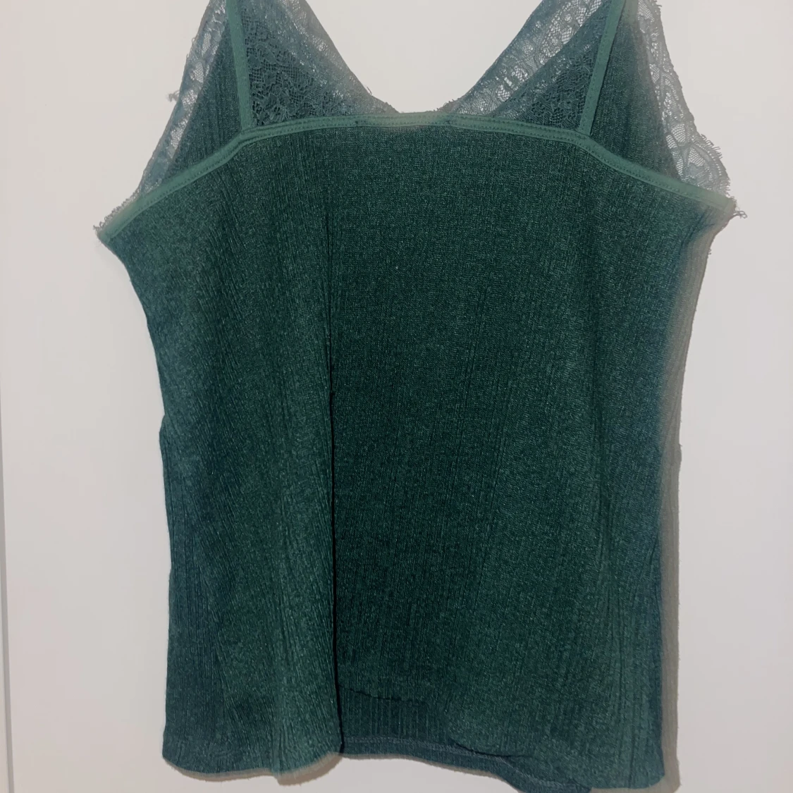Grönt linne med spets - 90