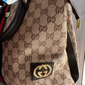 En stor och fin väska från Gucci, FAKE!! BILLIG! Skriv vid intresse💕