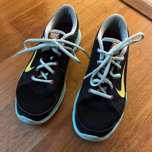 Nike inomhusskor - Sparsamt använda inneskor.