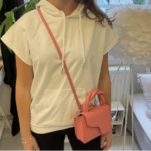 Kortärmad hoodie - Jätte nice🤍