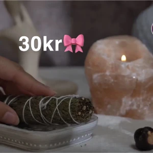 Incense - Säljer egengjorda incenses gjorda på Cederträd 🪬Andra bilden förklarar dess användning! Räcker sjukt länge och luktar väldigt gott och ”earthy” enligt mig! Bara att skriva vid intresse 🧿💫🌙🌑 1st för 30.  2st för 40.