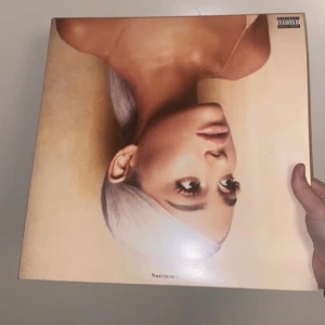 Ariana Grande vinyl  - Säljer denna Ariana Grande vinylen