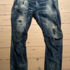 Ds2 jeans billigt  - Försökt få sålt länge så lägger lågt pris men såklart fortfarande äkta. Finns i Malmö eller frakt hör av er vid frågor mvh