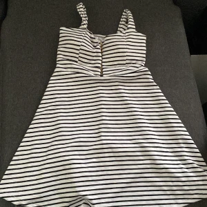 Klänning  - Super gullig klänning, nyskick  