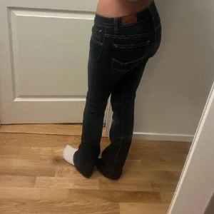 Lågmidjade jeans - Jätte fina lågmidjade jeans likande ltb, inga defekter ser ut som nya 💕💋