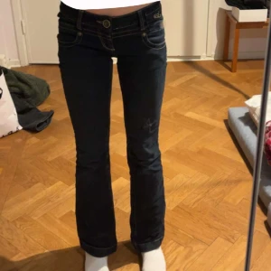 Lågmidjade jeans - Superfina lågmidjade y2k jeans! Priset är diskuterbart! 🩷🎀 