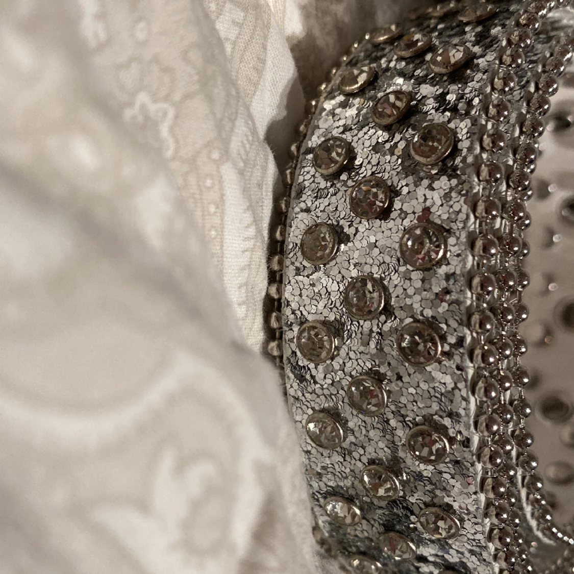 GLITTRIGT BÄLTE - 90