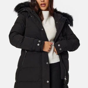 Hollies Jacka - Subway  - Hollies Jacka i storlek 40, köpt förra vintern och använd några fåtal gånger. Köpt från Bubbleroom. Nypris 4299! Fri frakt!