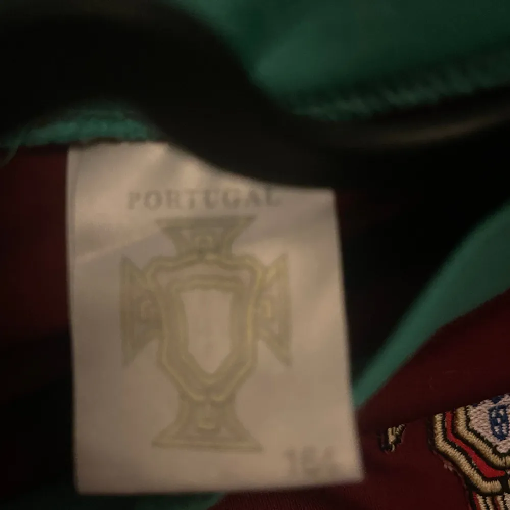 Ronaldo tröja för barn i storlek 164!. T-shirts.