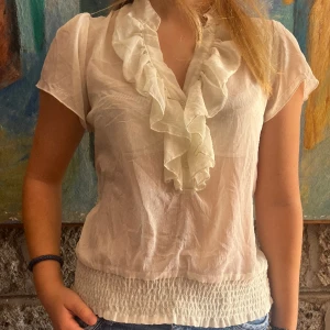 Söt blus - En söt blus i storlek 38💓