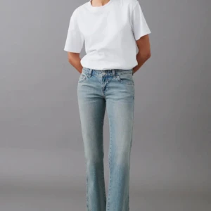 y2k jeans!!  - Säljer dessa supersnygga y2k jeans från gina tricot😍😍. I princip helt oanvända (använda typ 1-2 ggr). Helt slutsålda på hemsidan! Tryck inte på köp nu utan skriv först. Köparen står för frakt🥰🥰