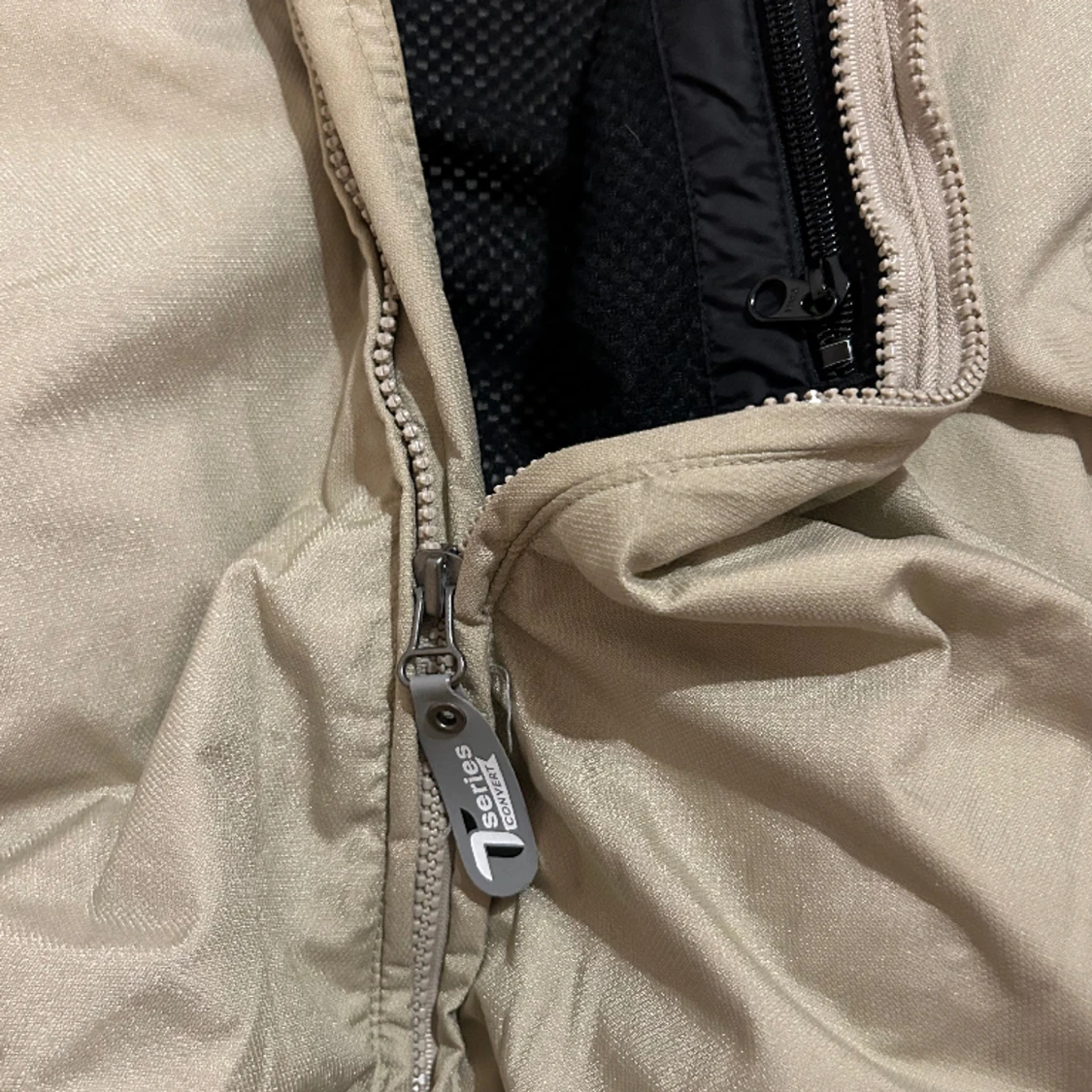 Vintage Jacket Series Convert by Colombia Sportswear waterproof Windbreaker Double Zip - 91