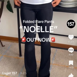 Byxor - Bootcut byxor med midja som vika ner. Super fina och bekväma. Pris kan diskuteras vid snabb affär 