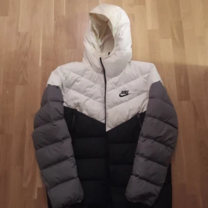 Nike puffer iacket - Nike jacket Size XL Very warm 