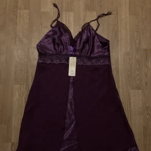 Nattlinne - Lila oanvänt nattlinne storlek XL