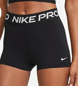 Nick st Xs - Shorts Nick st xs 