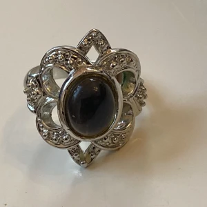 Ring  - Vacker ring med rhinestone Ca 18 mm