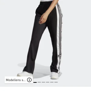 Track pants - Säljer mina adidas track pants. Köpt för:800kr. Inga skador 🥰