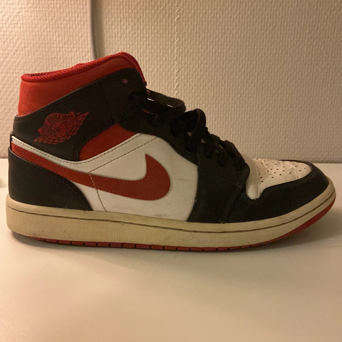 Jordan 1 mid gym red - 90