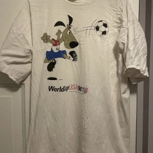 Vintage t-shirt  - Vintage t-shirt  Bra kvalitet och nästan aldrig använd 