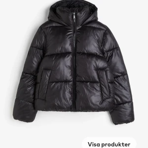 Jacka  - Jag säljer min helt nya och använda  jacka! Som är helt slutsåld! 