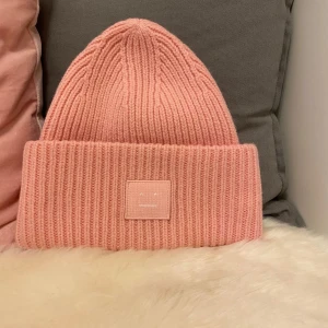 Acne Mössa - Mössa som aldrig användes längre! (Lånad bild) 