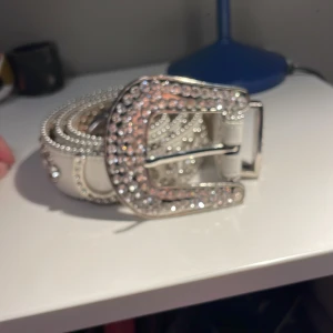 Tutolente belt  - Tutolente belt skick 7/10 lite slitet i en ut av hållen