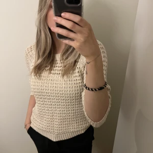 Tröja🤍 - Fin och cool tröja, med lite glittertråd💖