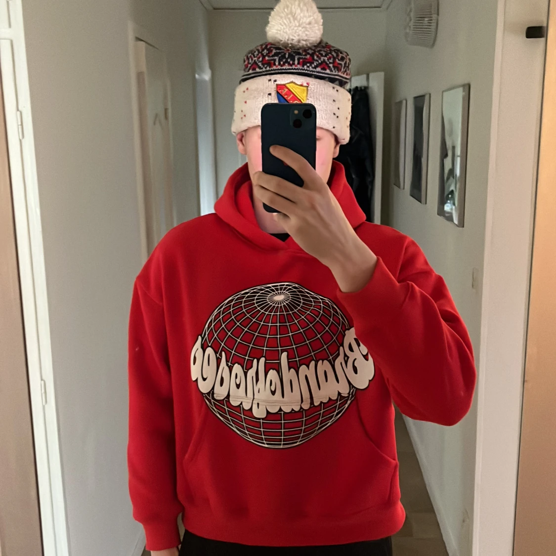 Hoodie med snyggt tryck   - 91